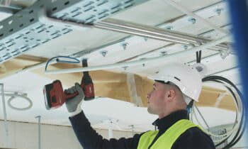 Hilti Hilti ankers worden aangebracht. kopiëren