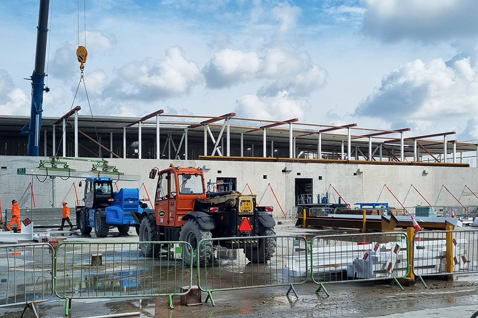Prefab betonelementen voor Amsterdams datacenter uit Apeldoorn