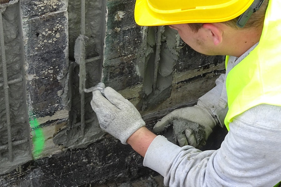 Betonherstelling Manueel aanbrengen herstelmortel Repar 0001