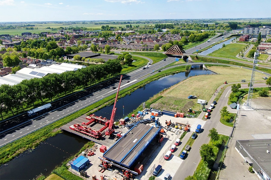 Krúsrak-Brücke über die N7 an die provisorische Baustelle 3 verlegt