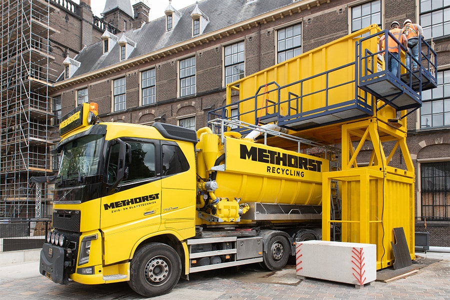 Foundation repair and reinforcement of the Binnenhof with grout and gel 5