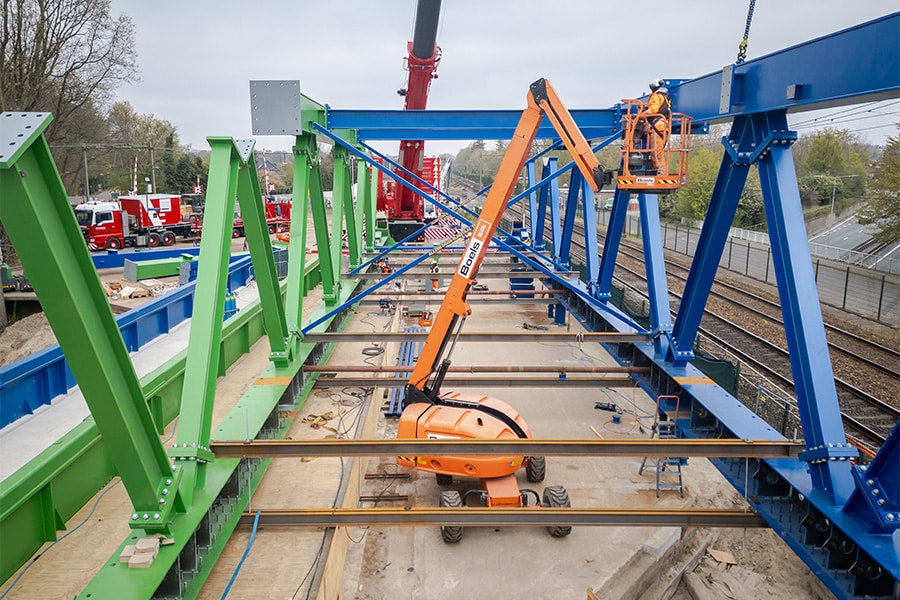 Een brug op een brug: Champions League staalbouw 2