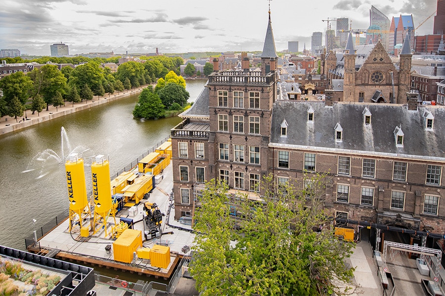 Weltmarktführer bei der Renovierung des Binnenhof 1 tätig