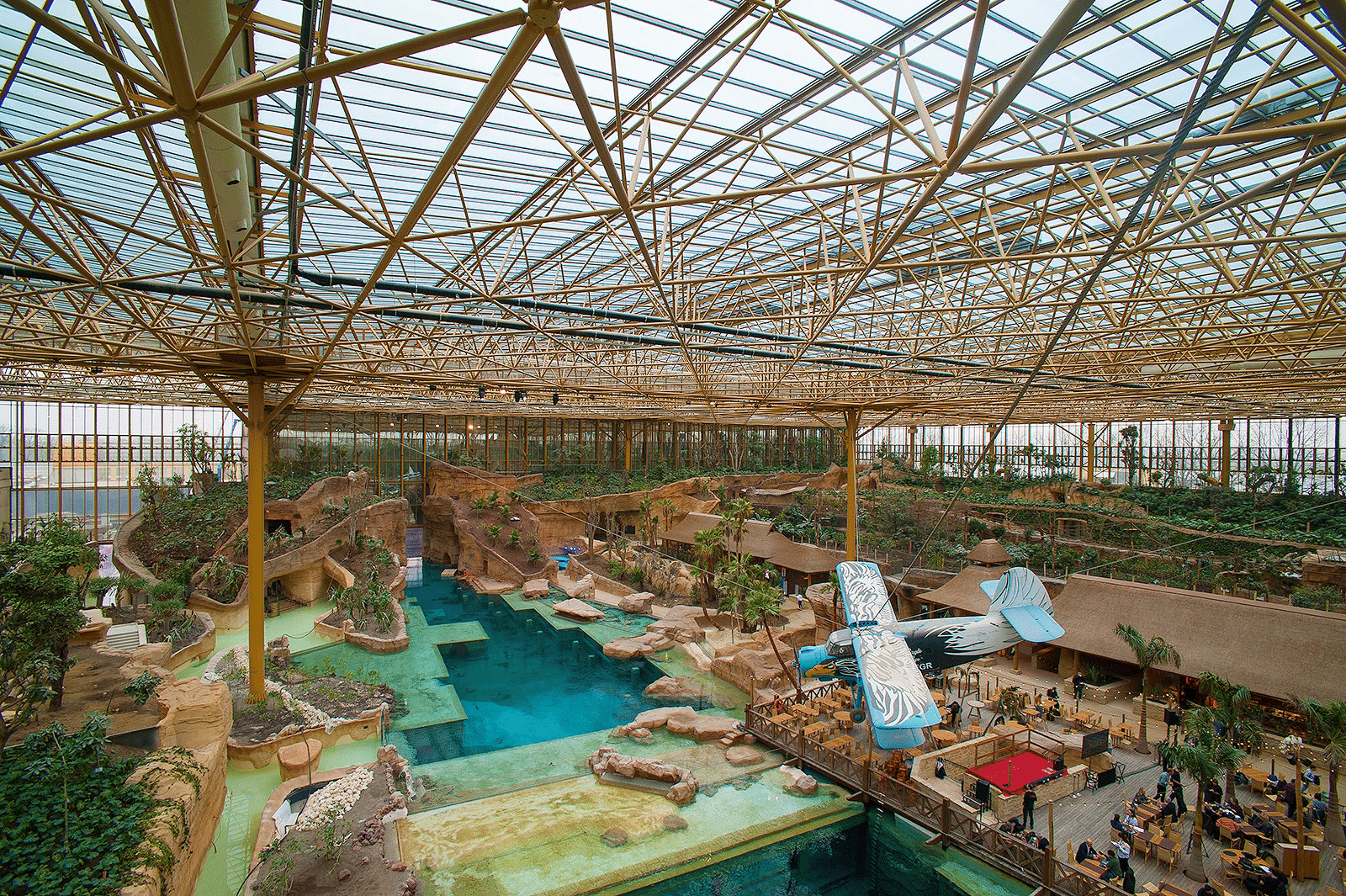 ‘s werelds grootste tropische serre is gebouwd met gerecycleerd staal 2