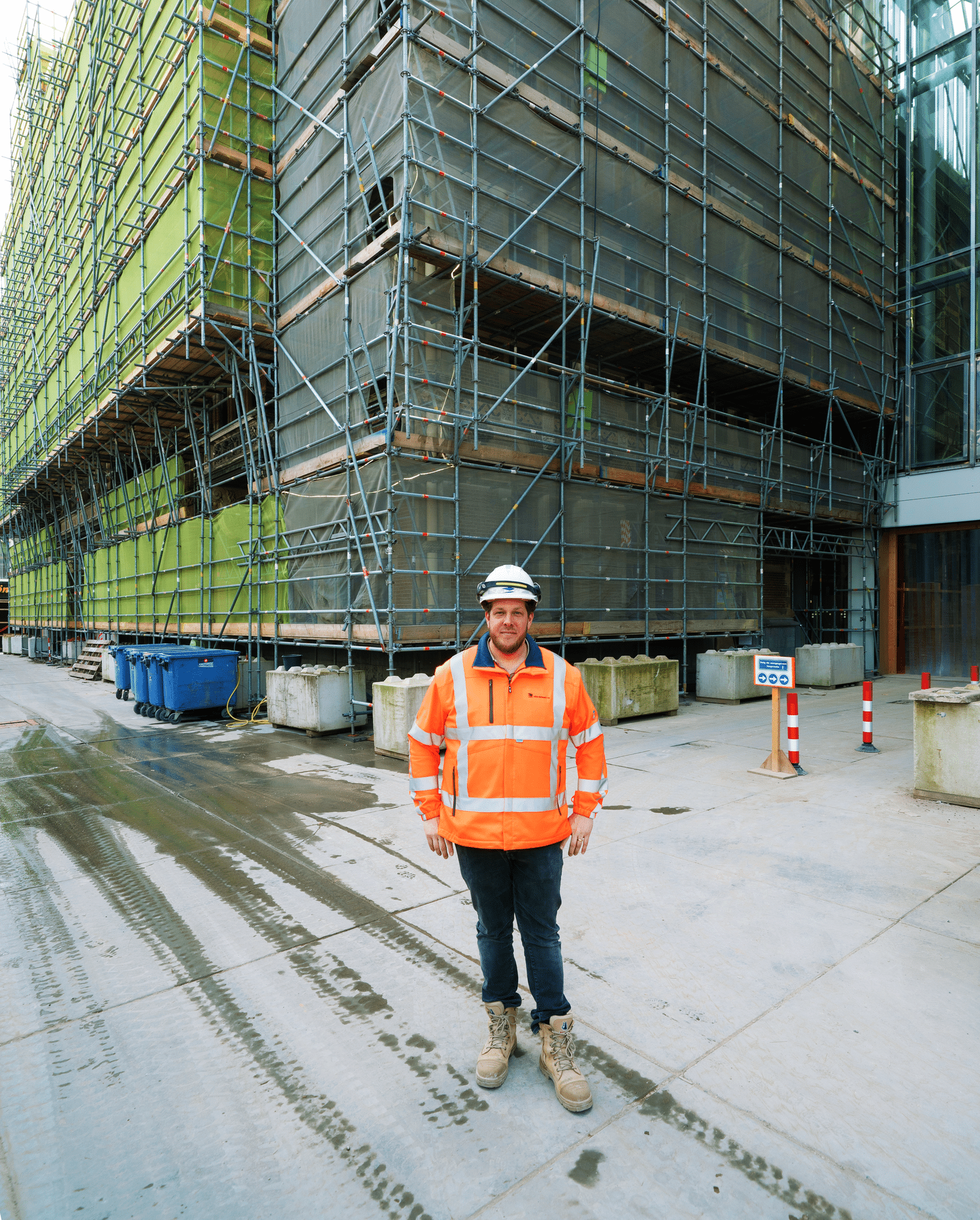 Staal als bemiddelaar tussen oud en nieuw bij renovatie Binnenhof Gebouw J 1