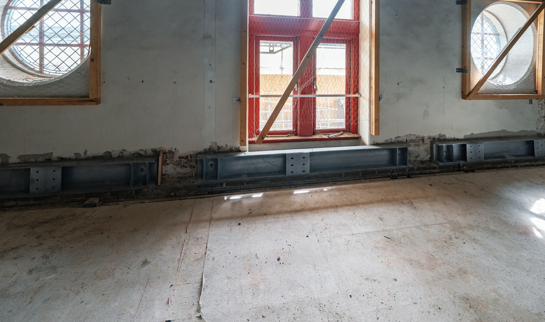 Staal als bemiddelaar tussen oud en nieuw bij renovatie Binnenhof Gebouw J 4