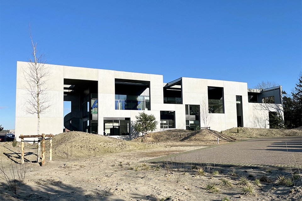 Staalbouwer maakt vliegende start 1