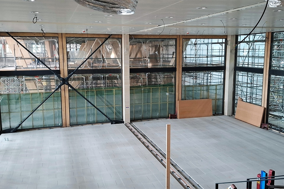 Heavy-duty wind bracing requires customization and flexibility 2