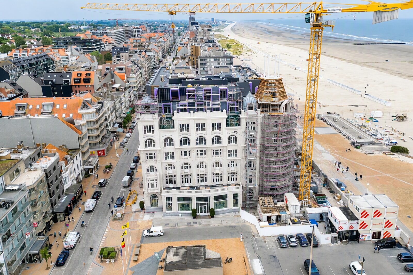 The Grand herrijst met historische allure en wit prefab beton 1