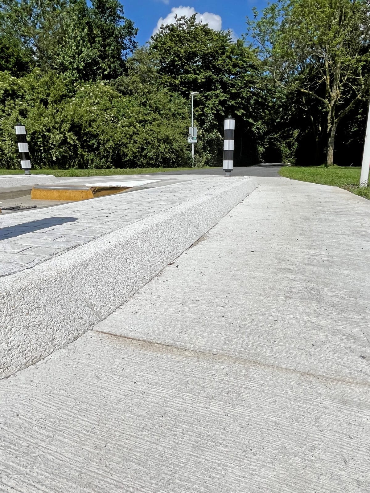 Busstrook gewapend met kunststofvezels.
